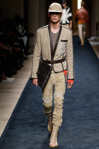 Look 23